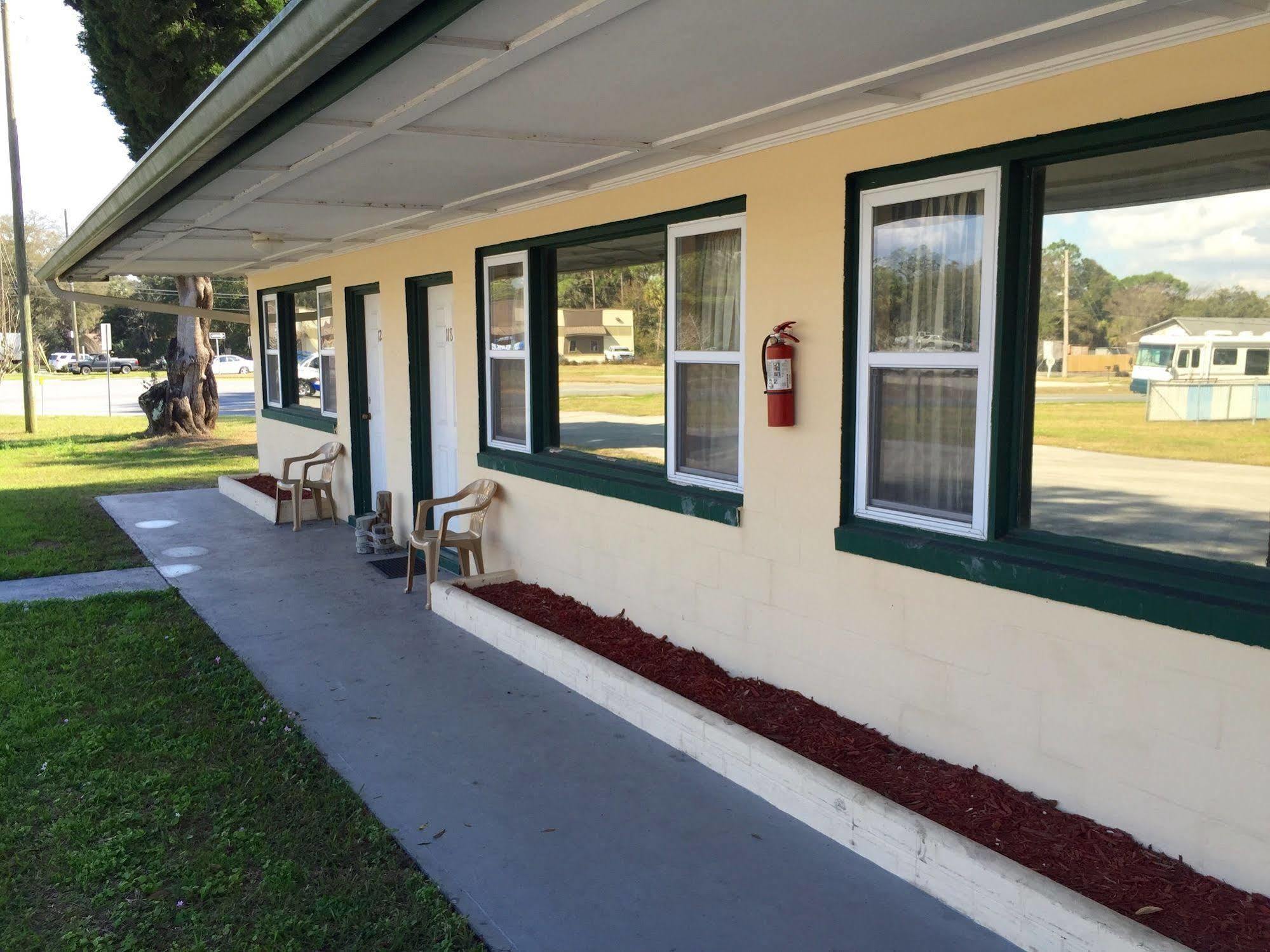 Withlacoochee Motel Inglis Exterior photo