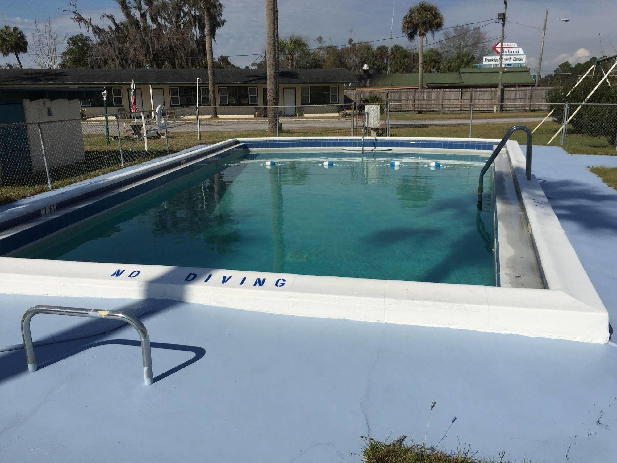 Withlacoochee Motel Inglis Exterior photo