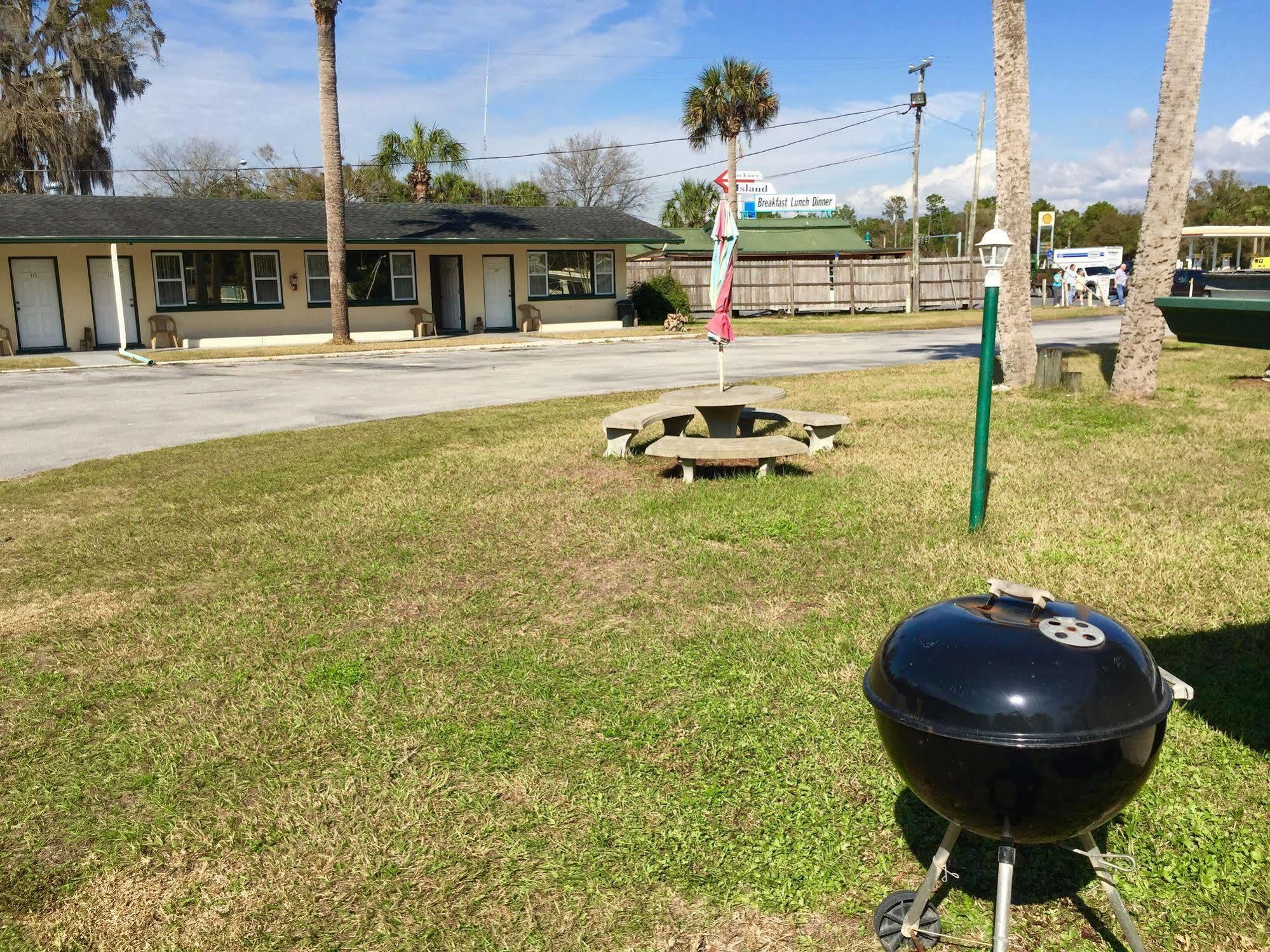 Withlacoochee Motel Inglis Exterior photo